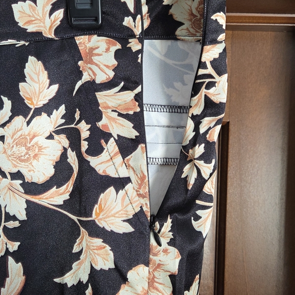 NWT VENUS Black Floral Women's Pants, Plus Size 22, Dress Pants For Women - Picture 5 of 7